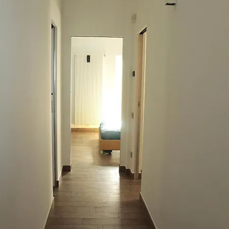דירה Rainbhome *
